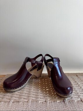 Isabel Marant Burgundy Leather Clogs with Wood Wedge Heel 37